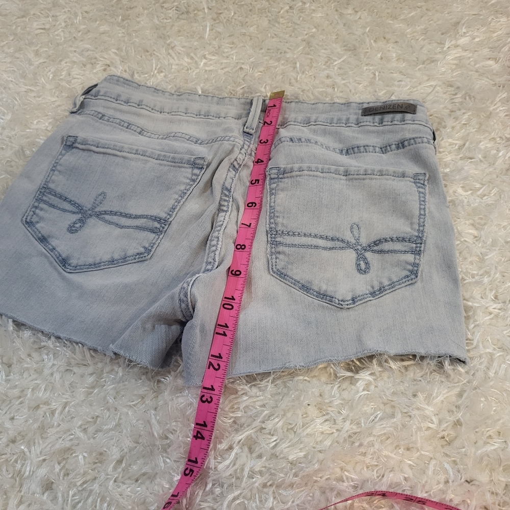 Denizen by Levi's Jegging Cut Off Shorts, Light Wash Blue, Size 9 - Picture 5 of 8